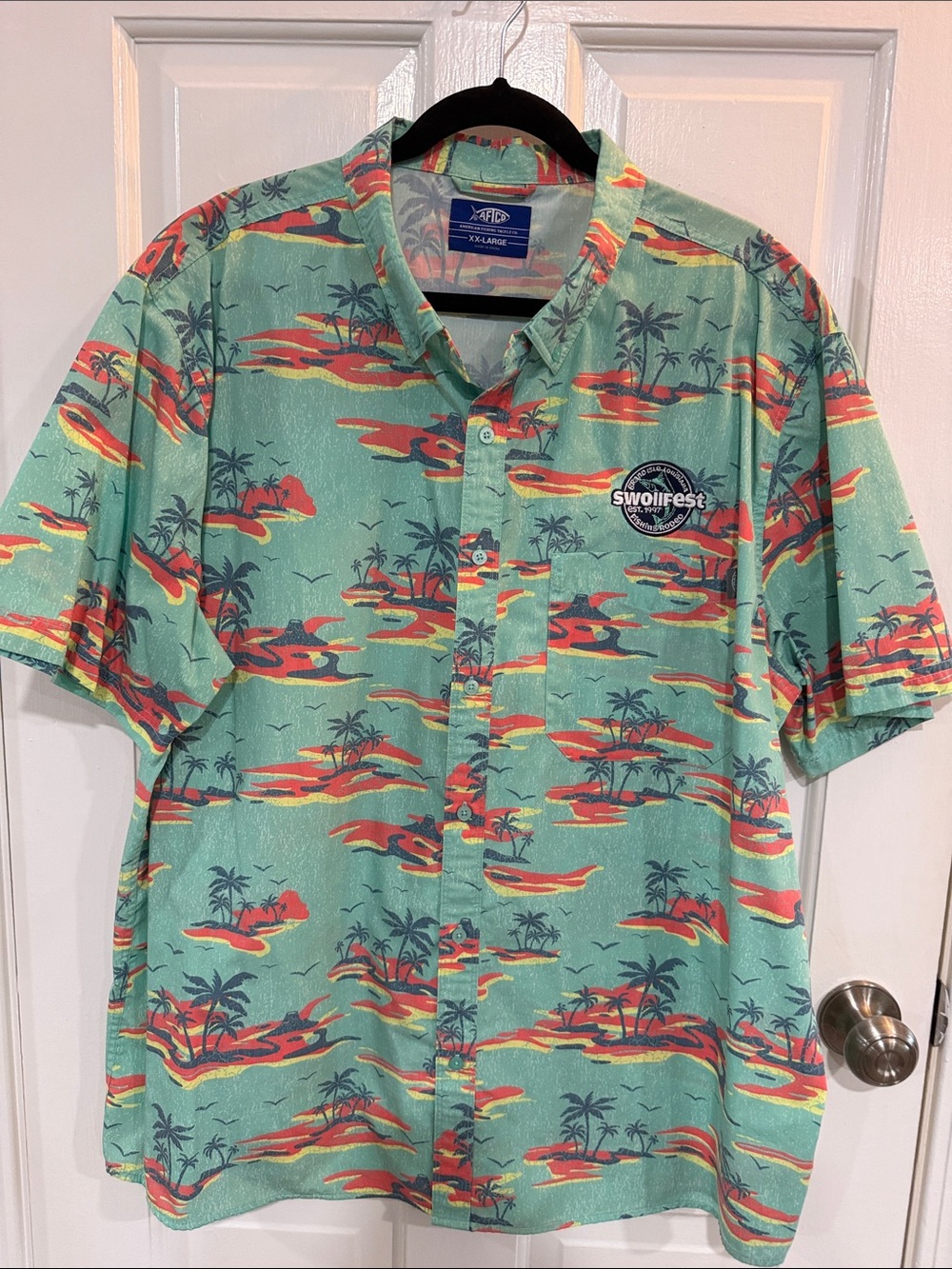 Men's Short-Sleeve Tropical Print Shirt in Mint Green